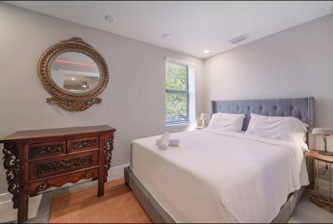 Anselmo Brickell Apartment