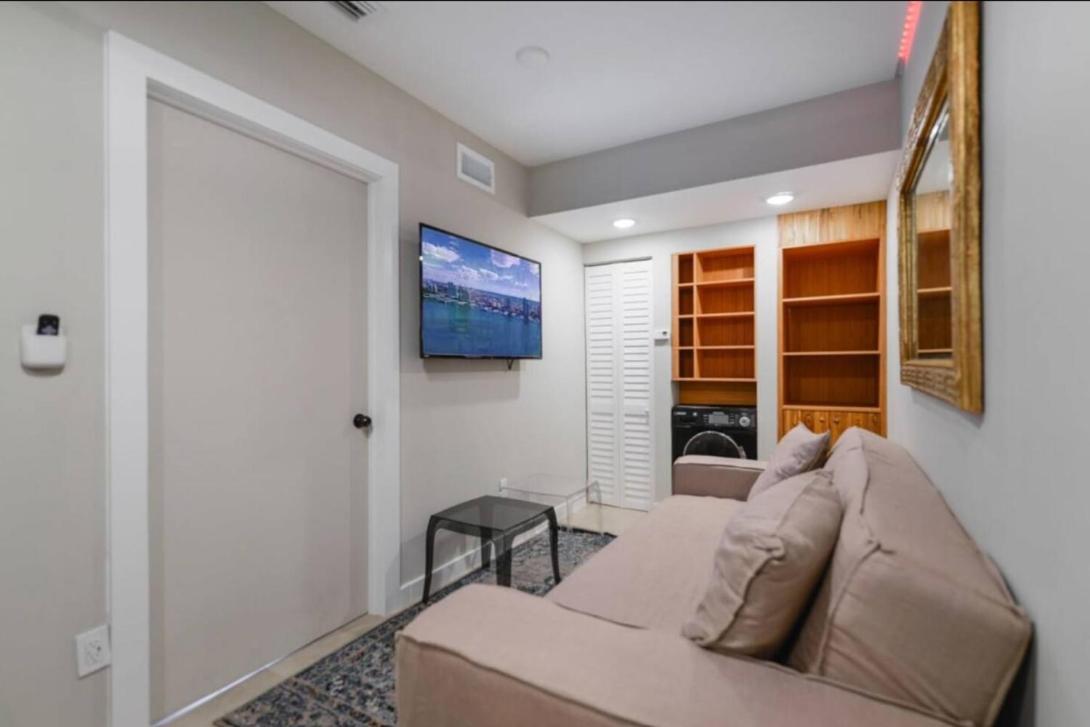 Anselmo Brickell Apartment *